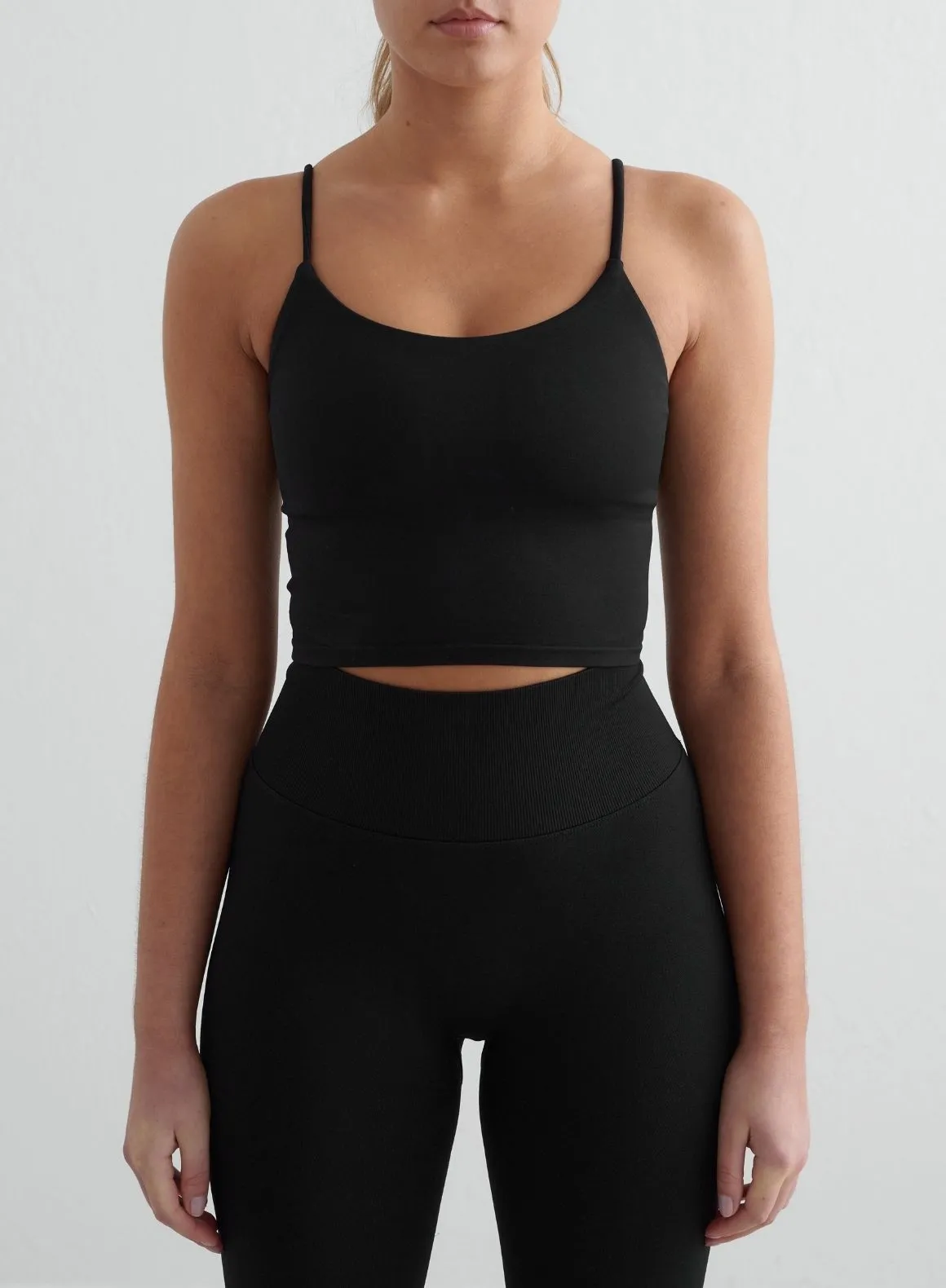 Black Shape Seamless Strap Singlet
