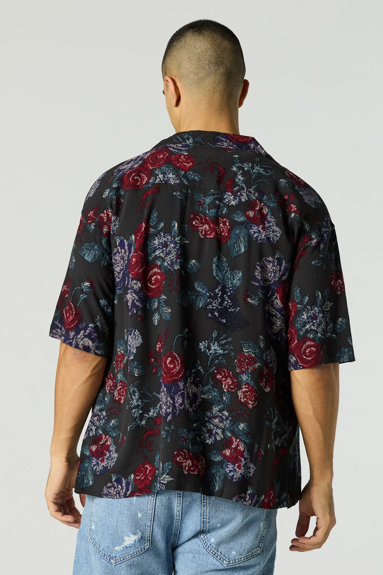 Haut boutonné à manche courte et imprimé floral