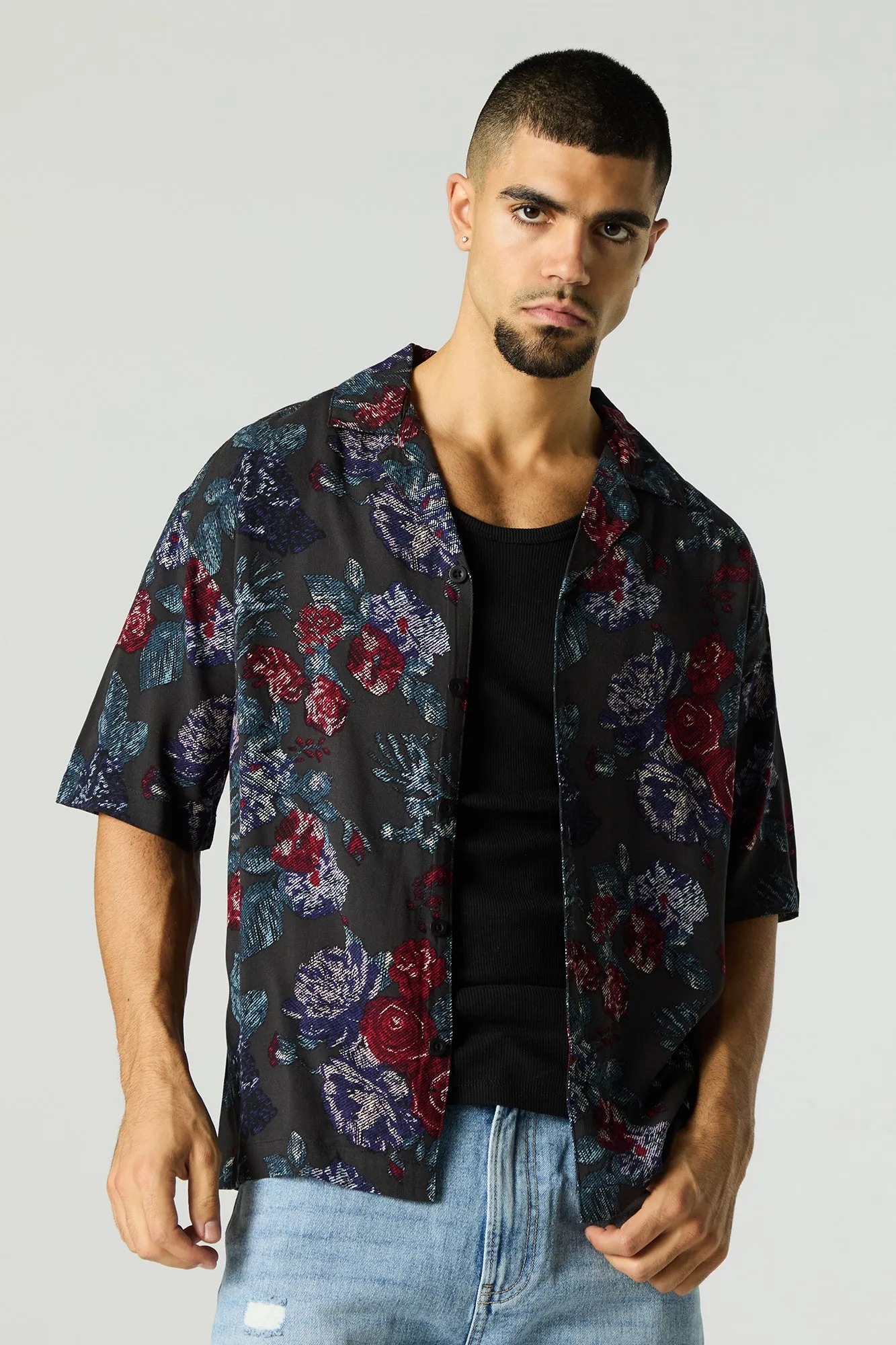 Haut boutonné à manche courte et imprimé floral