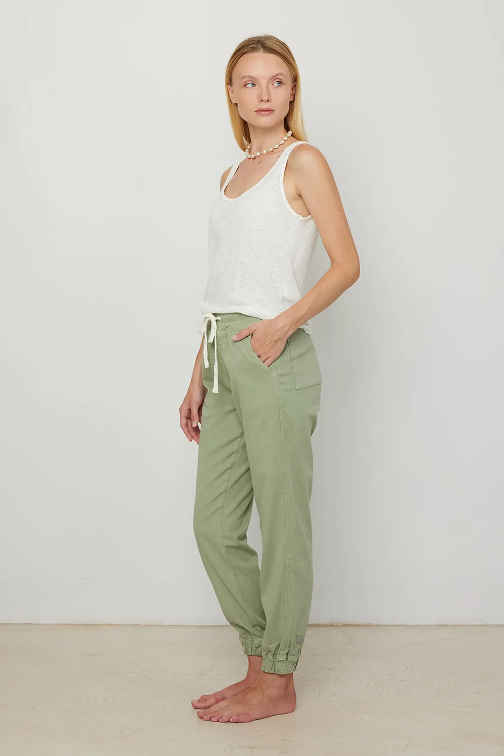 Unisex Pistachio Light Green